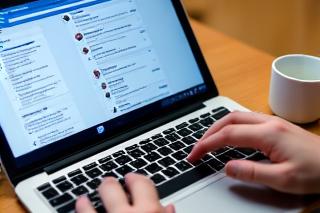 ソーシャルメディアのコメント管理と顧客対応